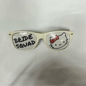 HELLO Kitty Bride Squad Sunglasses